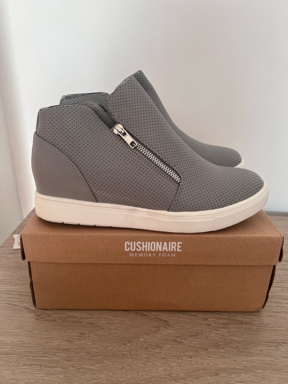 CUSHIONAIRE Women's Hart Hidden Wedge Sneaker Gray Perforated Size 8.5